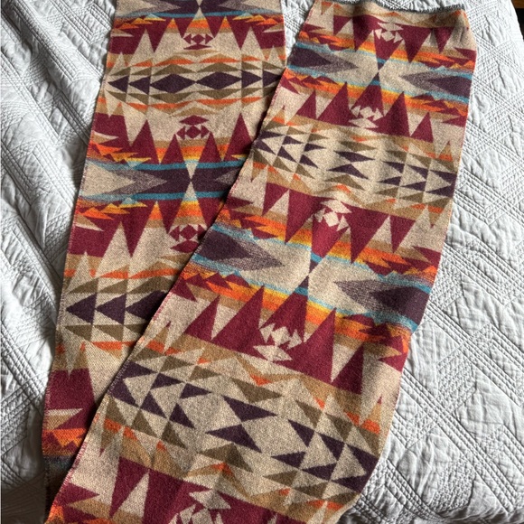 Geometric Patterned Wool Scarf pendleton - Picture 2 of 3
